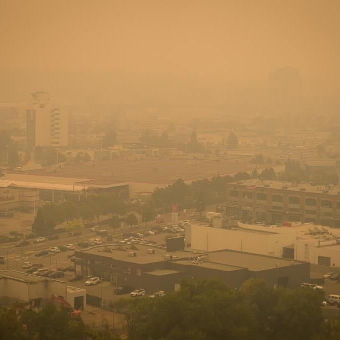 Almost 60 buildings lost to wildfire in Kelowna, B.C., area, fire chiefs say